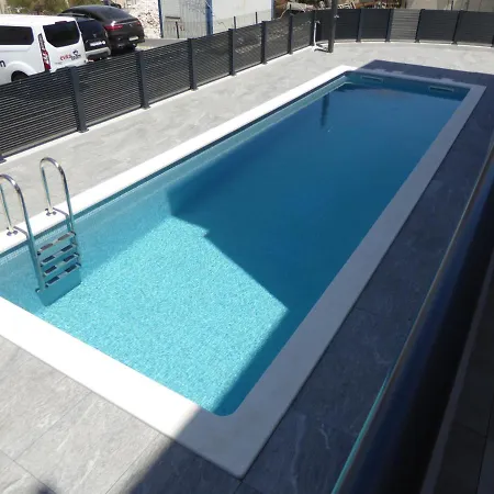 Wioletta Ciovo Okrug Gornji Apartament *