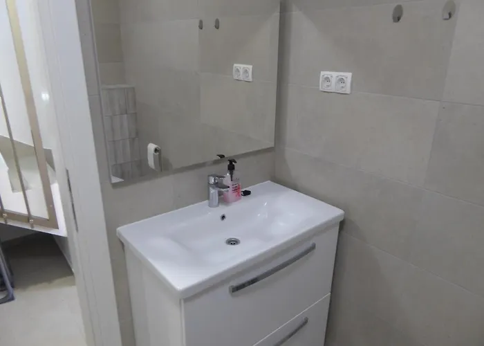 Wioletta Ciovo Okrug Gornji